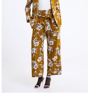 SALE PRICE ONLY UNTIL 3 PM EST | NWOT Zara Pant